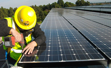 Como instalar painéis solares em telhados planos e telhados inclinados europeus?